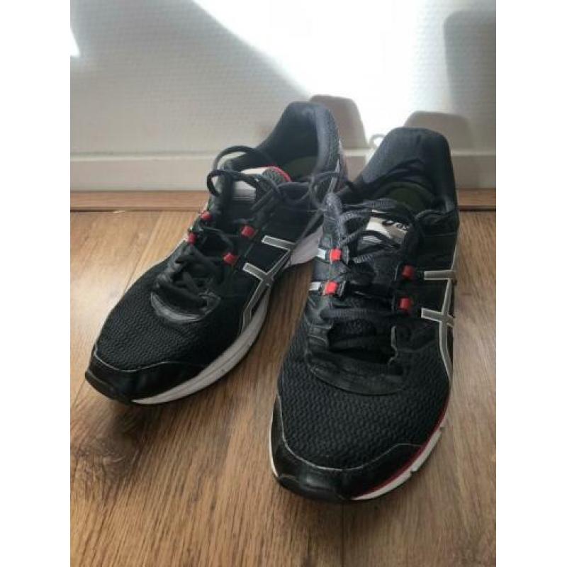 Asics hardloopschoenen maat 42,5