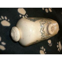 Doulton's improvedfoot warmer jaren 30 van Lambeth Pottery