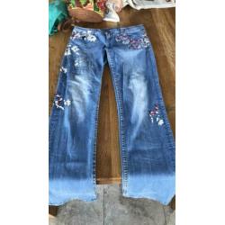 Desigual jeans met bloemen. Maat 30