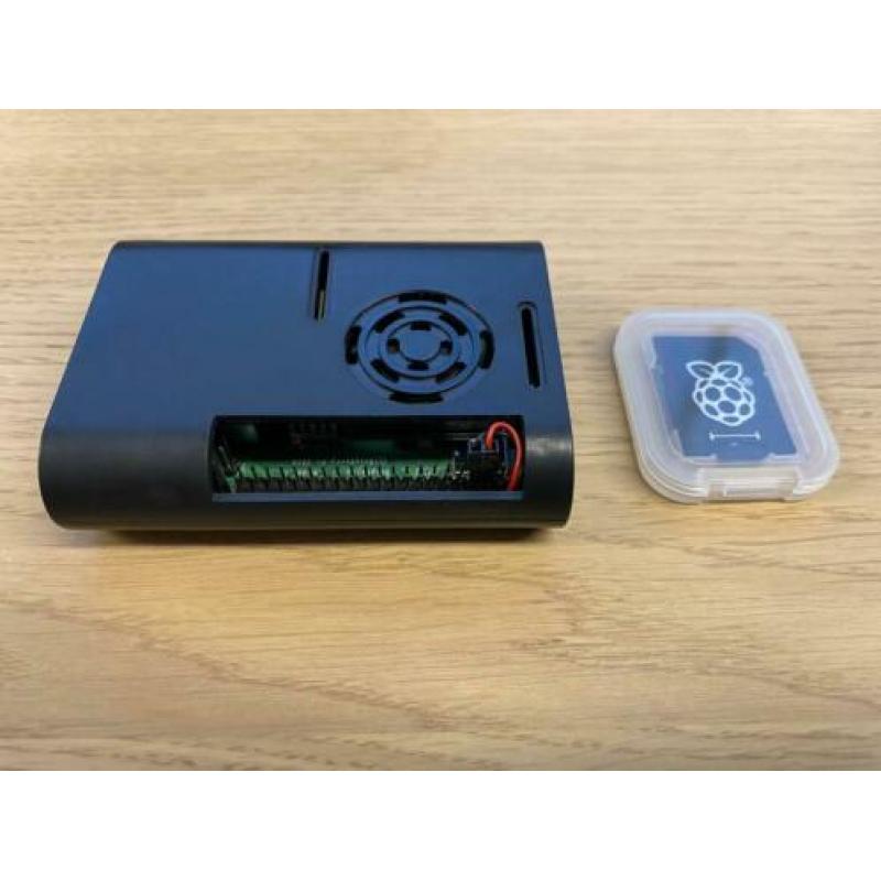 Raspberry Pi 4b 4GB met case en coolfan + orig. Pi voeding