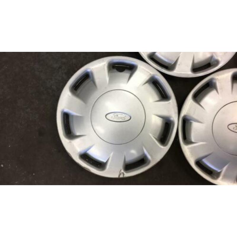 Set originele 13 inch Ford wieldoppen