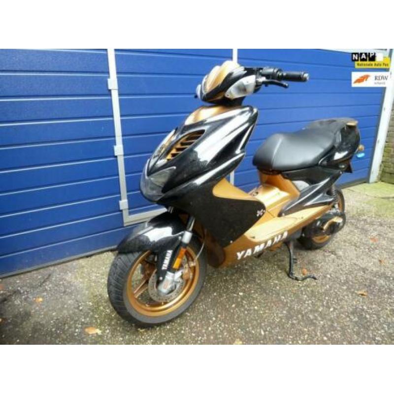 Yamaha Bromfiets Aerox R BJ.2005 SPECIALE METALLIC LAK.