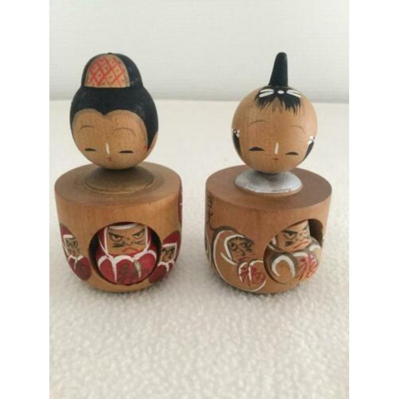 ?2 Japanse speciale geluks Daruma kokeshi jongen en meisje