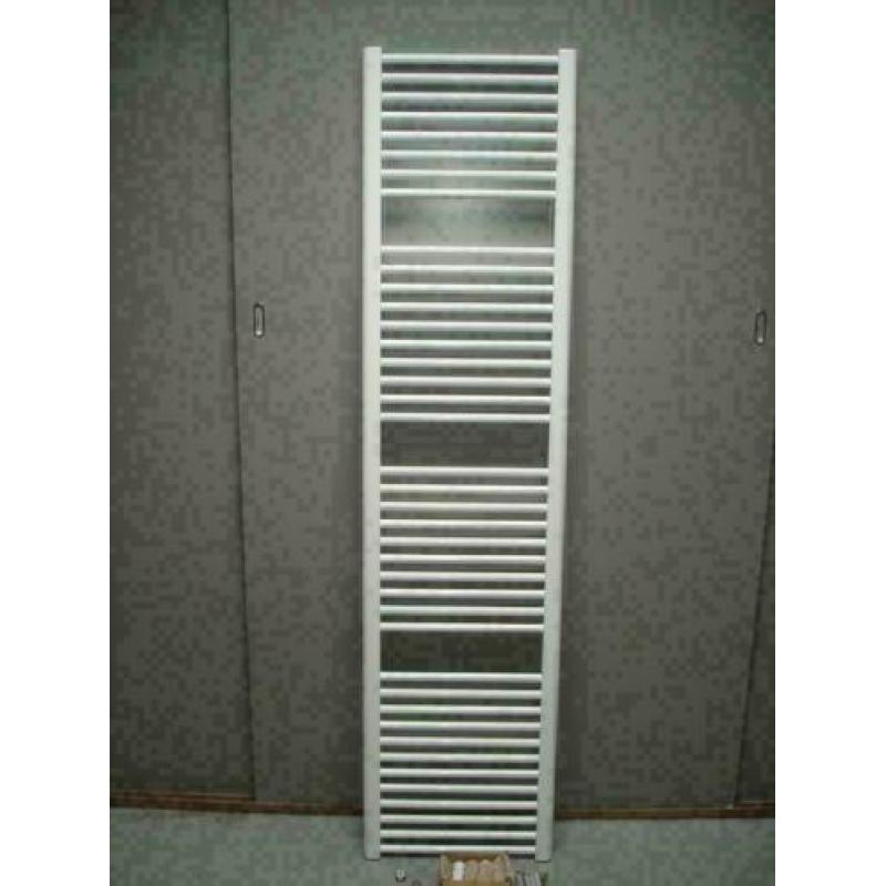 Design radiator 185 cm hoog x 45 cm breed in het wit 869Watt