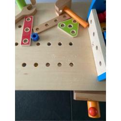 houten kinder werkbankje + houten constructie materiaal