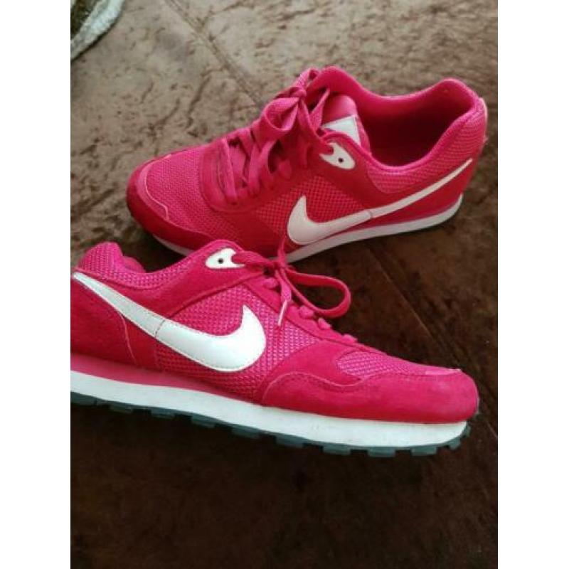 Nike sneakers ZGAN maat 38