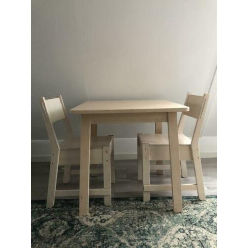 Tafel met 2 stoelen licht hout