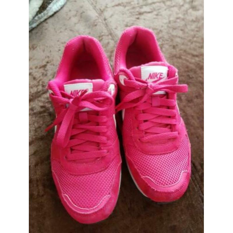 Nike sneakers ZGAN maat 38