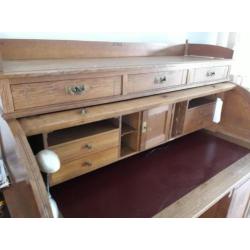 Secretaire met rolluik