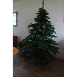 Kunstkerstboom 2 meter. hoog - met voet & GRATIS extra's