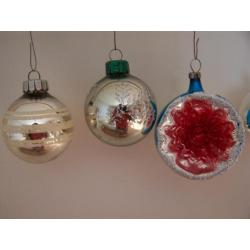 Oude kerstballen van glas