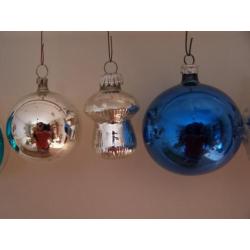 Oude kerstballen van glas