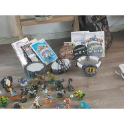 WII plus 8 games en skylandersset