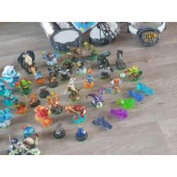 WII plus 8 games en skylandersset