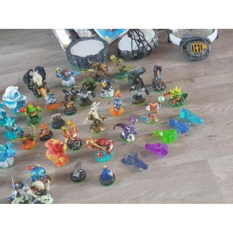 WII plus 8 games en skylandersset