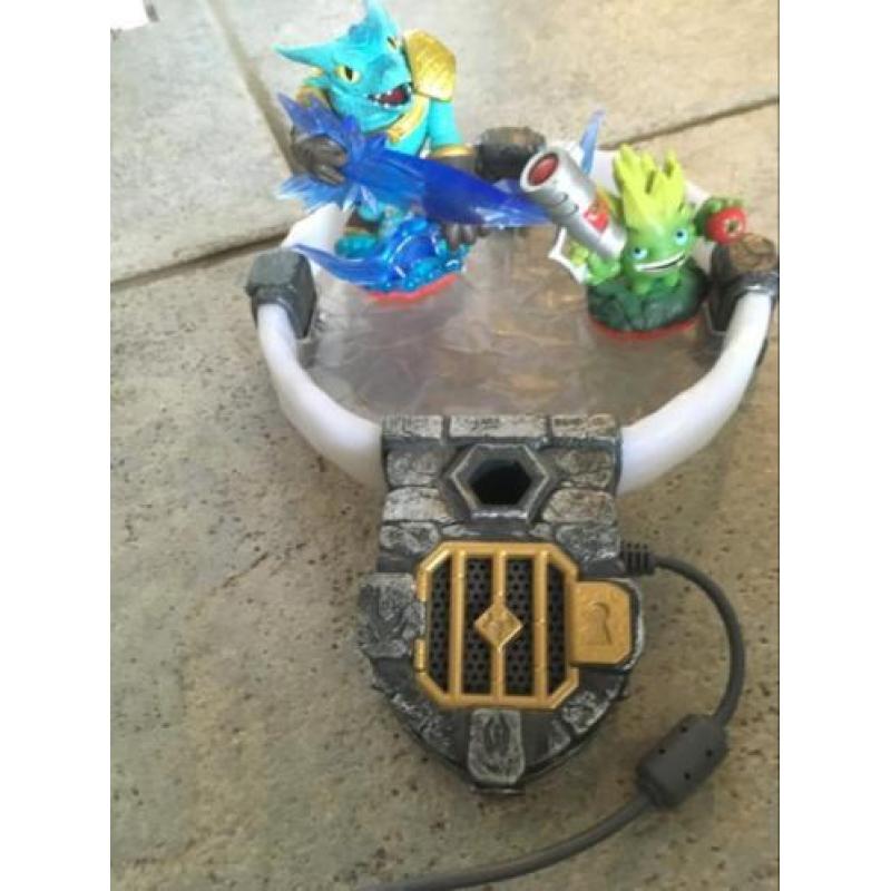 Skylanders trap team