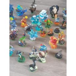 WII plus 8 games en skylandersset